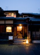 写真：高台寺店 萬治郎